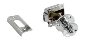 Chiusura a scrocco con pomolo e foro per lucchetto