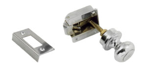 Chiusura a scrocco con pomolo