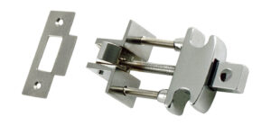 Chiusura a scrocco con pomolo e foro per lucchetto